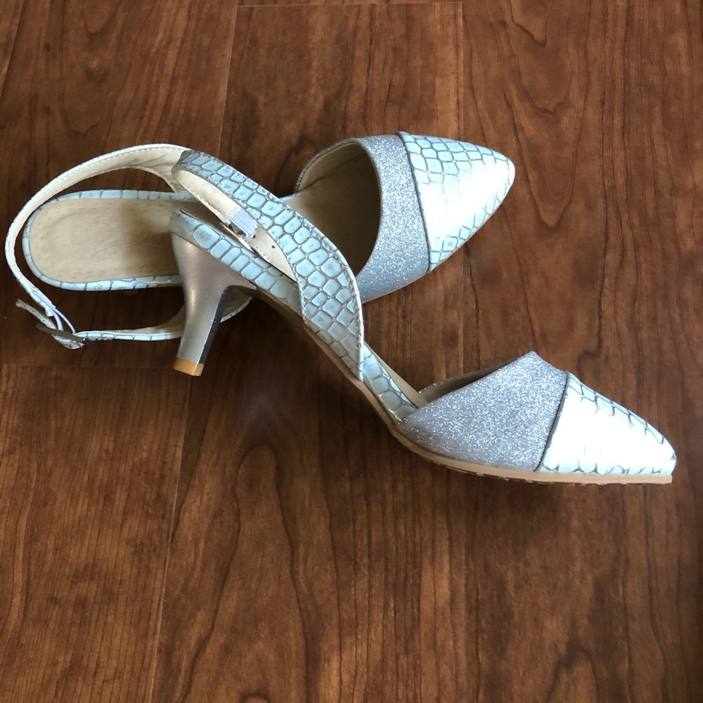 This beautiful shoes are so comfortable and fancy